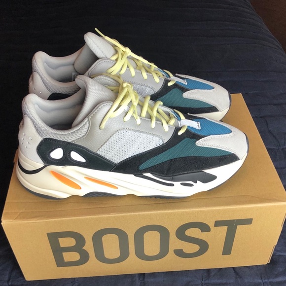 yeezy wave runner size 13